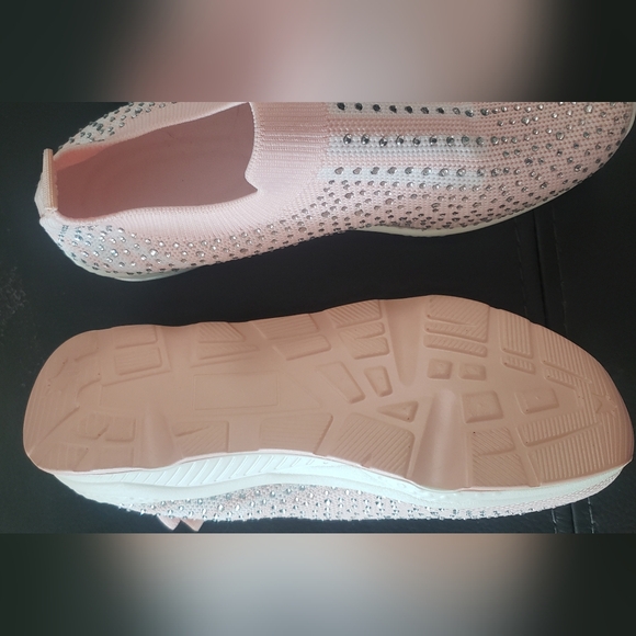 Womens Tennis shoes size 6Pink with sparkles, stretchy - Picture 4 of 4